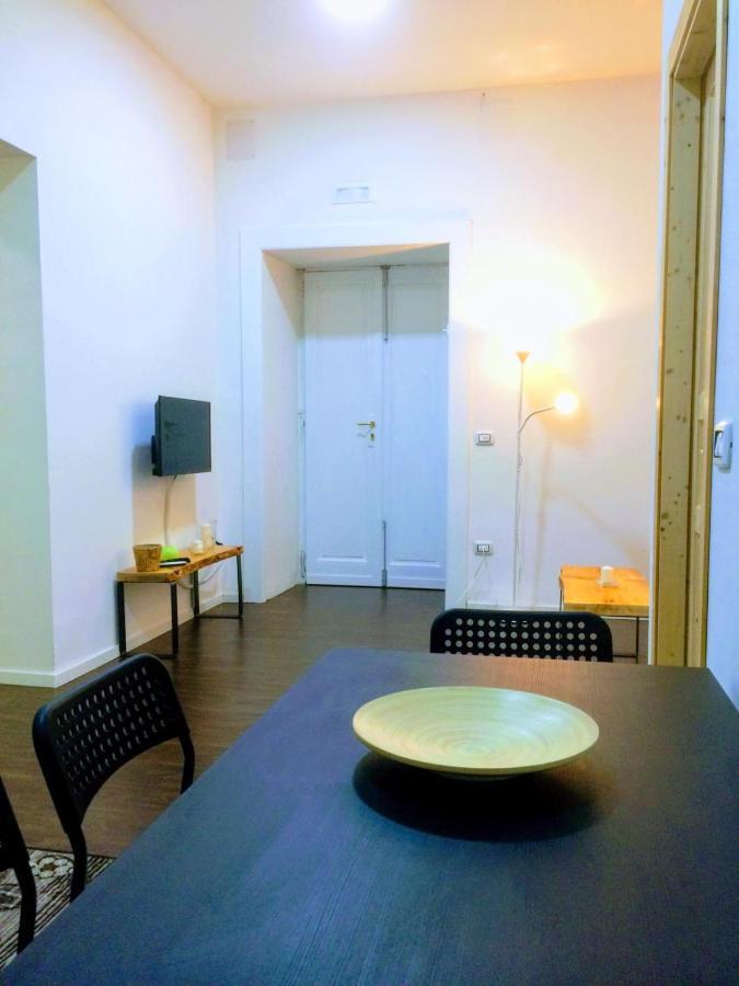 Piazza Carita' Centro Storico Lägenhet Neapel Exteriör bild